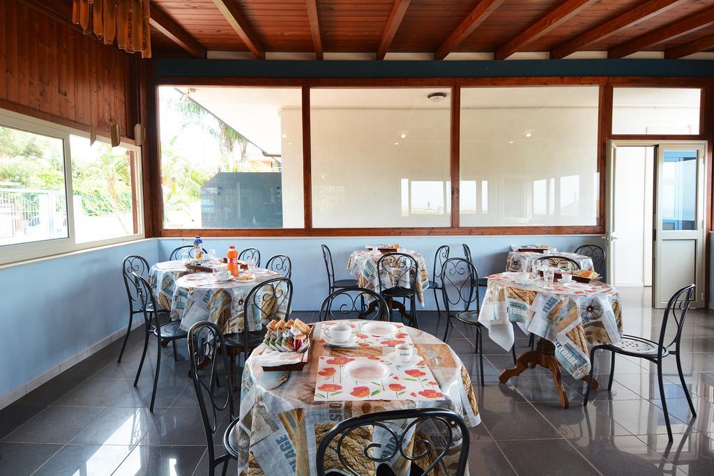 B&B La Castellana Marina di Ragusa Bagian luar foto