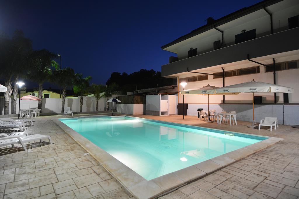 B&B La Castellana Marina di Ragusa Bagian luar foto