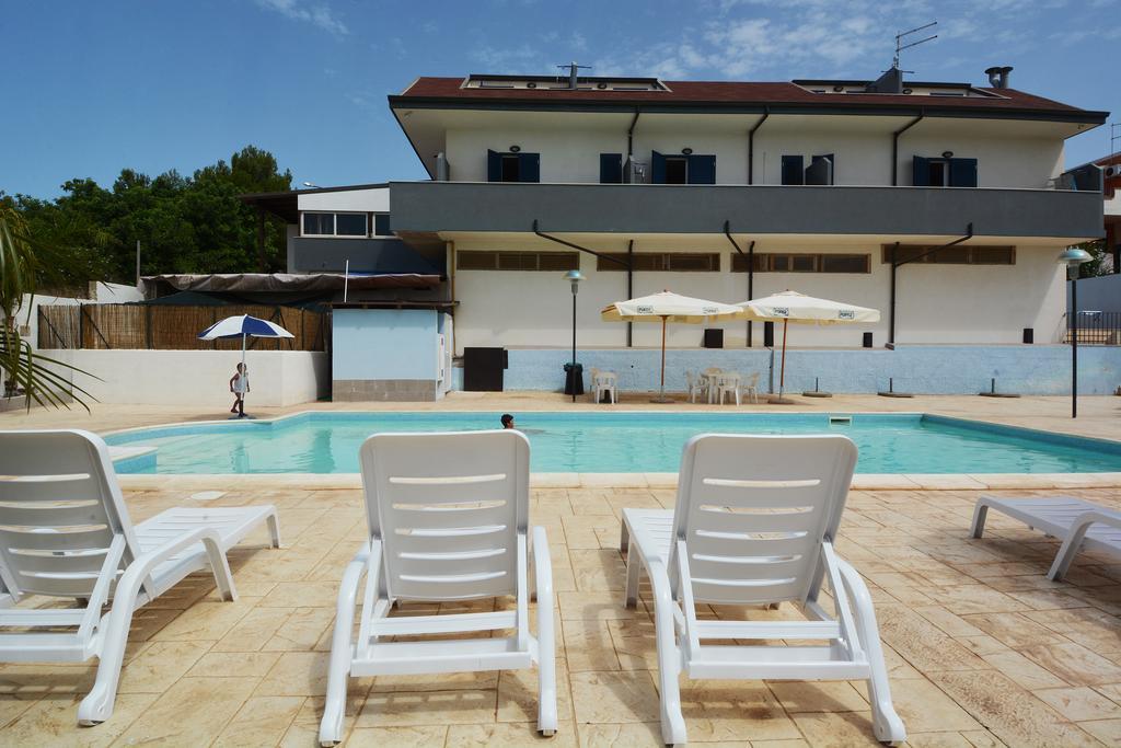 B&B La Castellana Marina di Ragusa Bagian luar foto