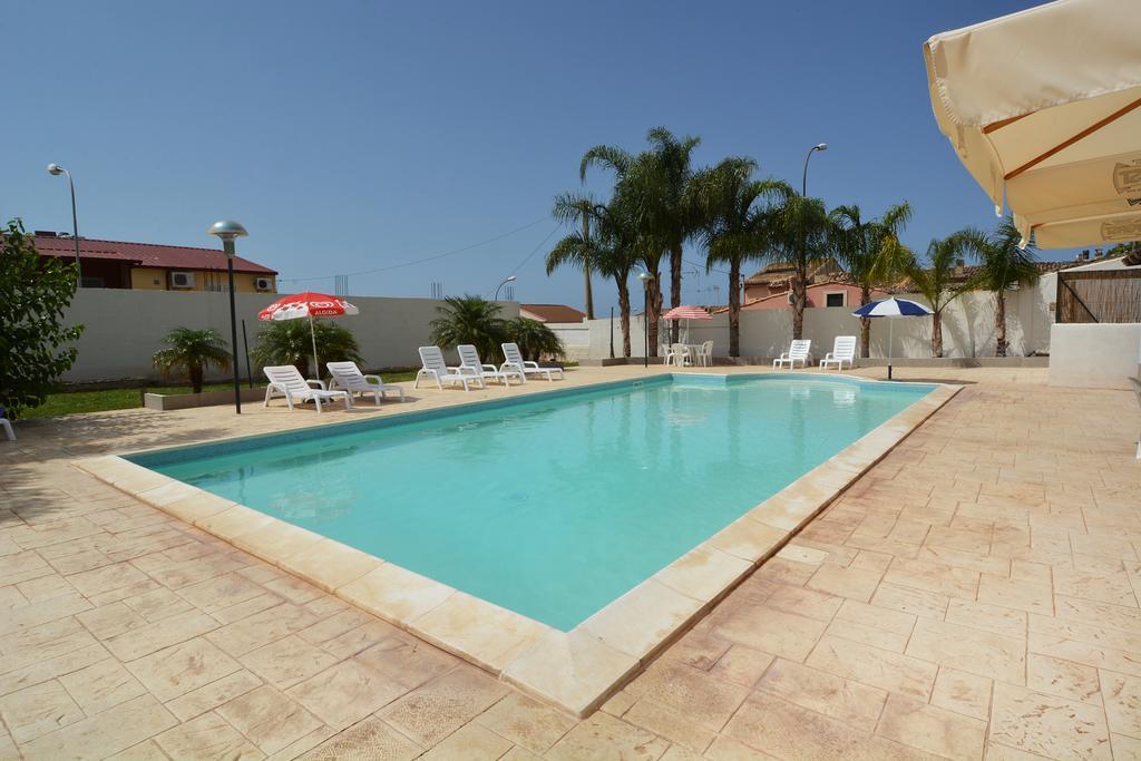 B&B La Castellana Marina di Ragusa Bagian luar foto