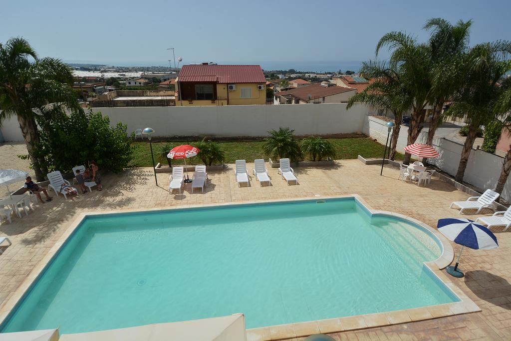 B&B La Castellana Marina di Ragusa Bagian luar foto
