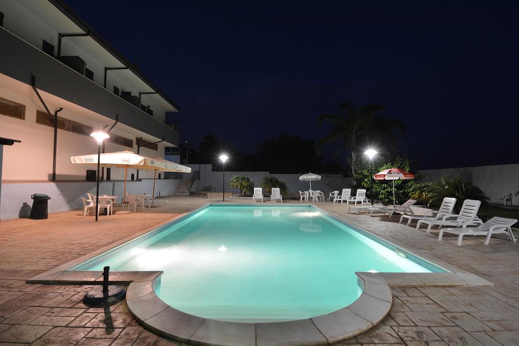 B&B La Castellana Marina di Ragusa Bagian luar foto